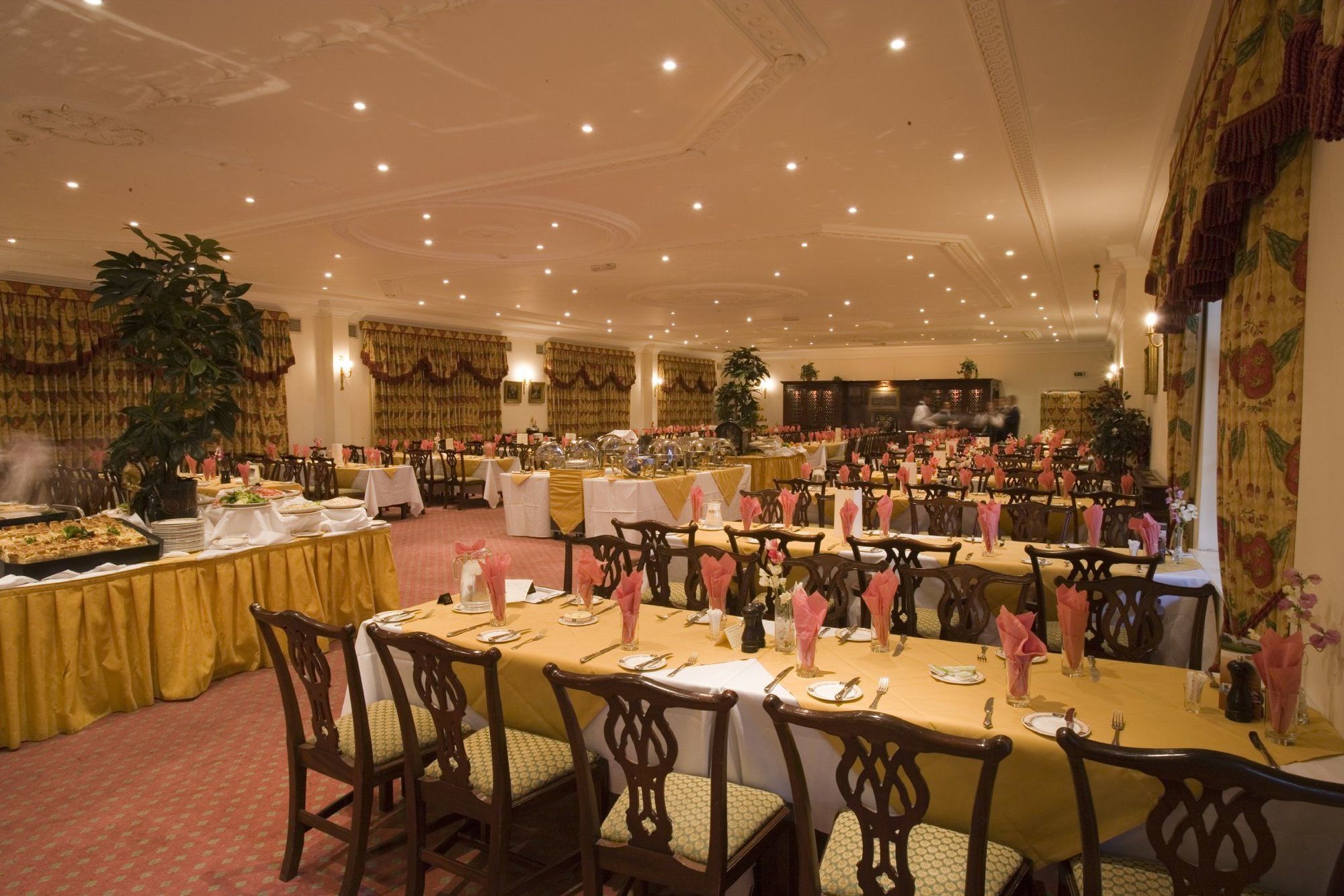 Whittlebury Hall And Spa Restaurant photo